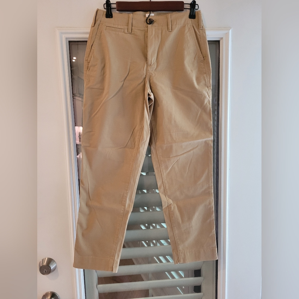 Gap straight khaki sz 2